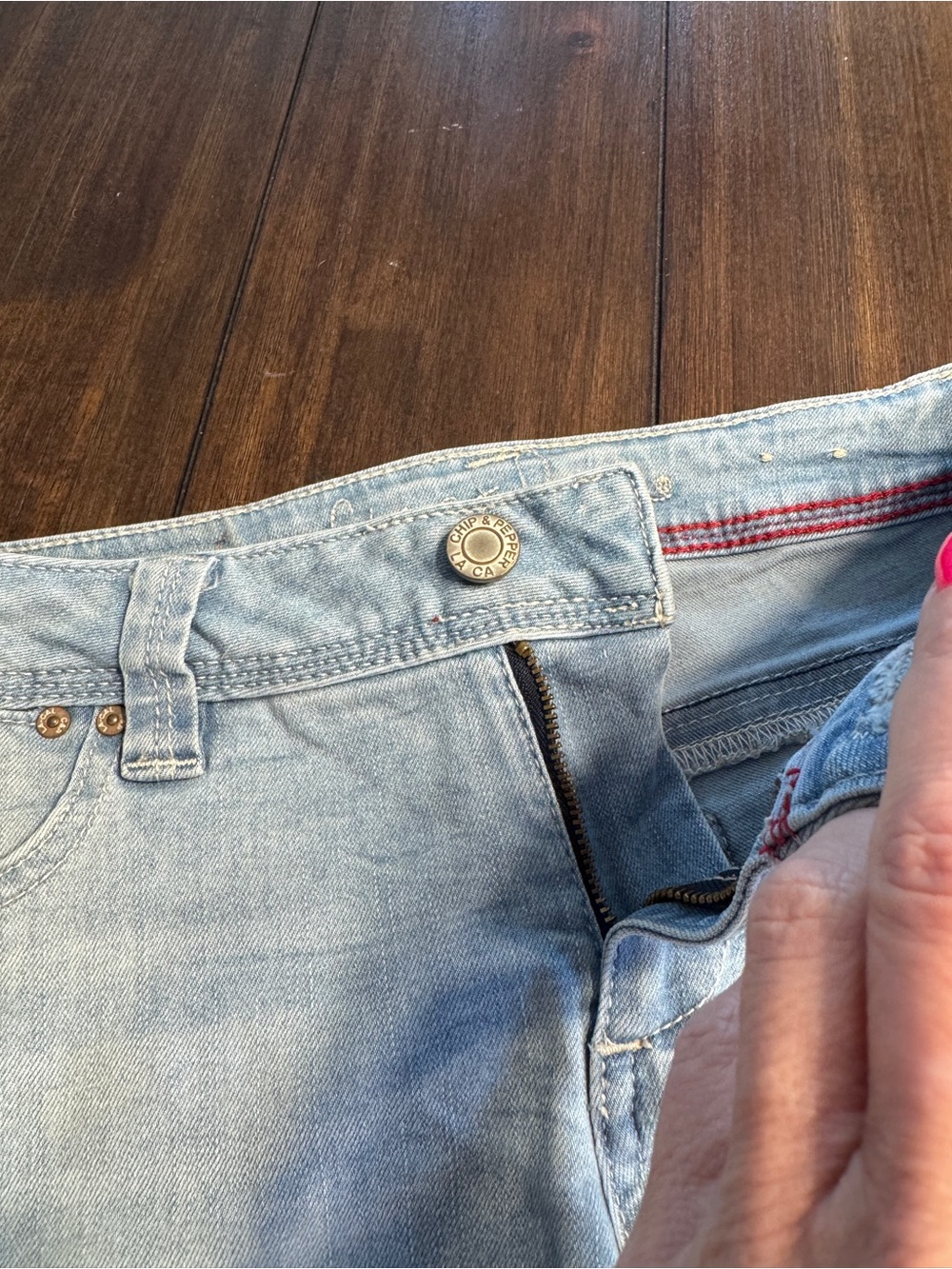 Chip & Pepper California Malibu Mid Rise Denim Shorts S 26 Light Wash Cuffed - Picture 12 of 12
